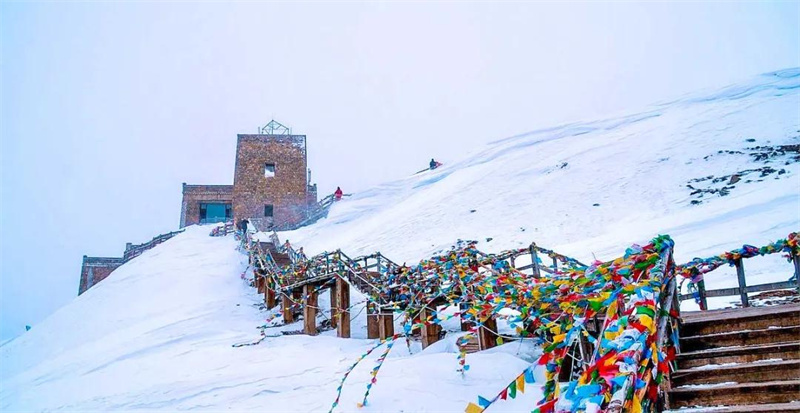 石卡雪山